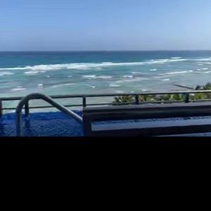 Meet your Posher, Ramone